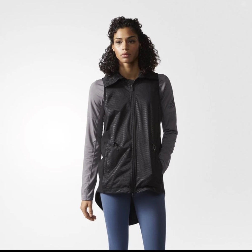 Adidas Climastorm training vest high low size medium